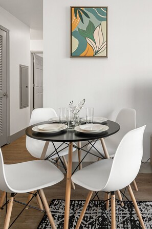 Dining - Urban Retreat | Free WiFi+Parking, Walk to Stadium (Charlotte)