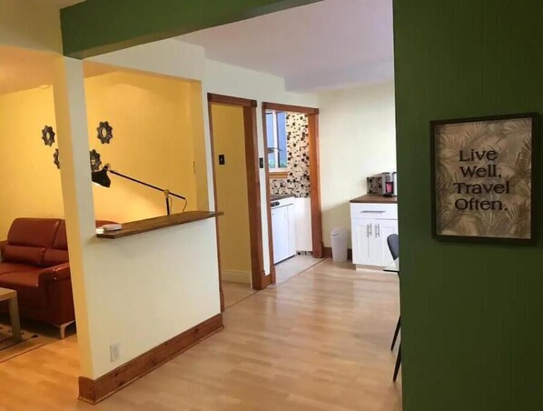 Interior - Cozy Montreal Apartment in Villeray district (Montreal)