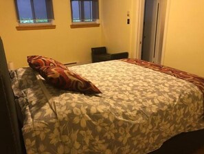 1 bedroom, iron/ironing board, WiFi, bed sheets - Cozy Montreal Apartment in Villeray district (Montreal)