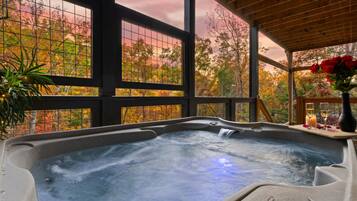 Family Cabin | Private spa tub