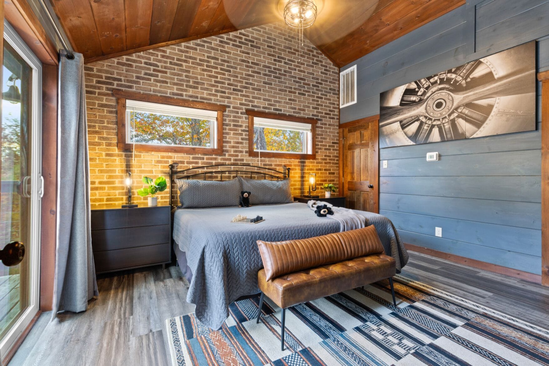 Cabaña familiar | 2 habitaciones, escritorio, wifi gratis y ropa de cama 