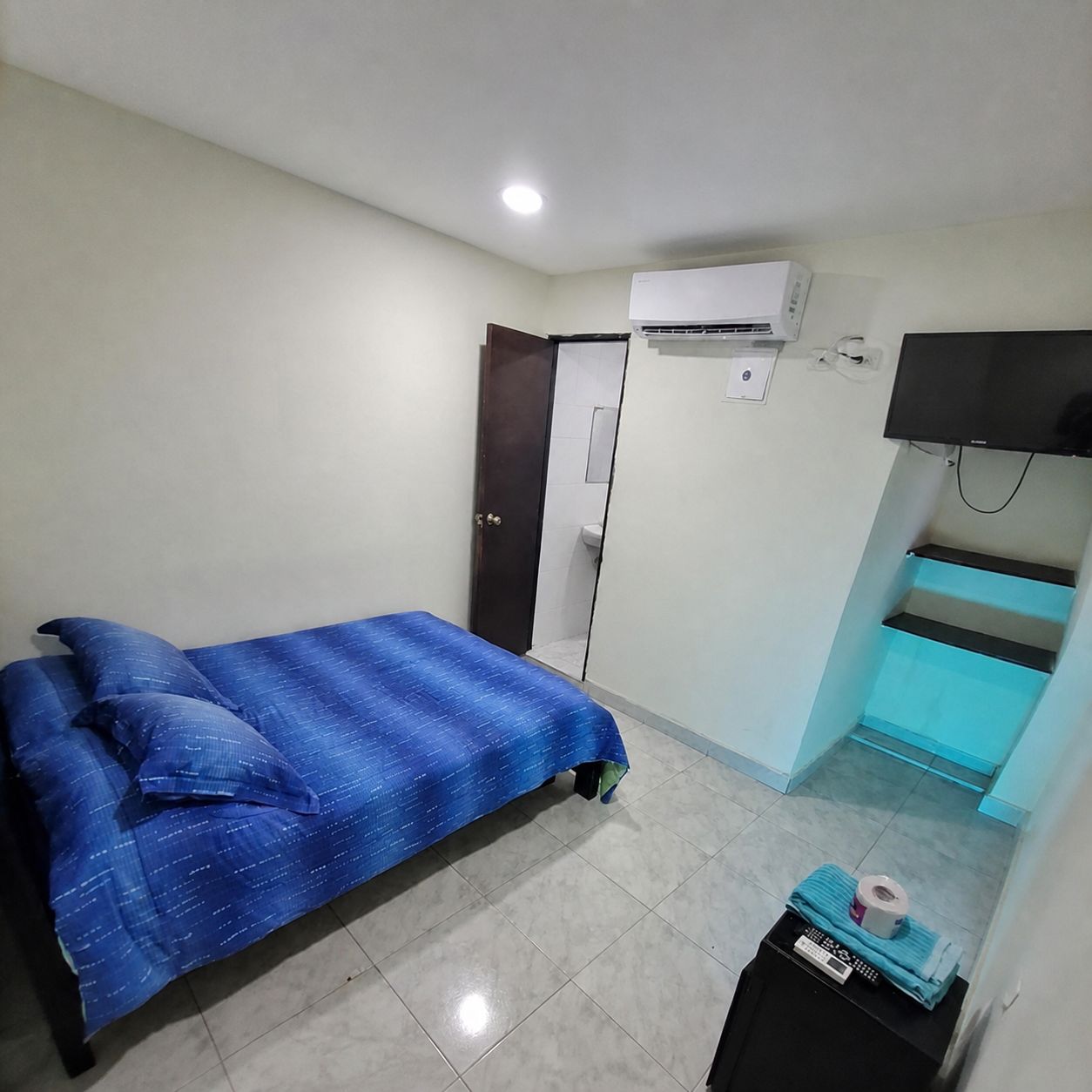 20 bedrooms, hypo-allergenic bedding available, WiFi (free)