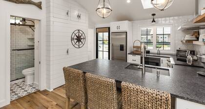 Charming Designer Cottage on Marsh