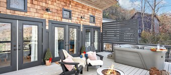 Brand New Luxe Retreat + Hot Tub