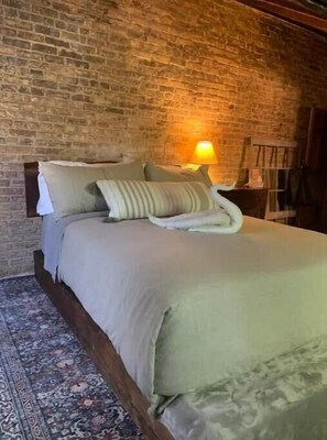 1 bedroom, desk, iron/ironing board, WiFi