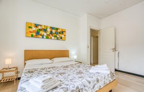 2 dormitorios, tabla de planchar con plancha, wifi gratis y ropa de cama