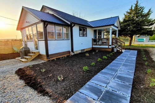 [C] Private Country Retreat 10 Acres + 4 Min to Lawrence