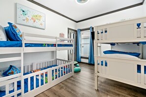 4 Schlafzimmer, Bügeleisen/Bügelbrett, Reisekinderbett, kostenloses WLAN