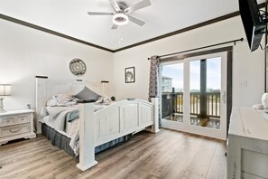 4 habitaciones, tabla de planchar con plancha y cuna de viaje 