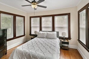 3 bedrooms, desk, iron/ironing board, travel cot