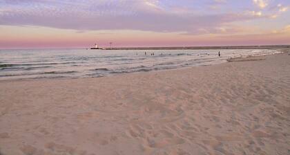 Perfect family spot near Great Lakes Naval Base!