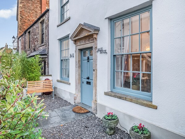 Exterior detail - 4 bedroom accommodation in Wells (Wells)