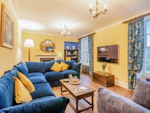 TV - 4 bedroom accommodation in Wells (Wells)