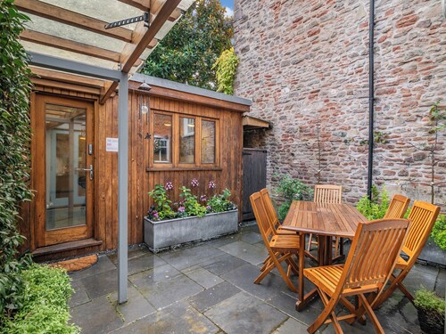 4 bedroom accommodation in Wells