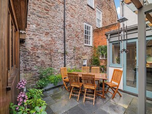 Outdoor dining - 4 bedroom accommodation in Wells (Wells)