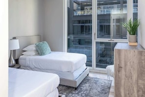 3 bedrooms, desk, iron/ironing board, travel cot - Luxury Loft Collection 03 - Terrace - River North (Chicago)
