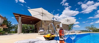 Pet friendly home in Pazin