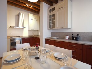 Dining - LARGE AND COMFORTABLE APARTMENT NEAR THE RAILWAY - FIRST FLOOR (Cannaregio)
