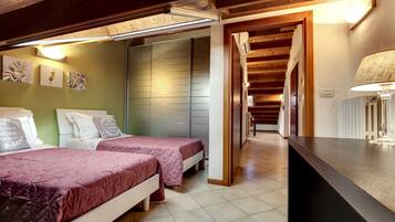 2 bedrooms, iron/ironing board, free WiFi