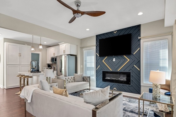 Smart TV, fireplace