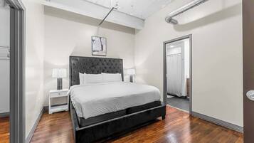 2 habitaciones, tabla de planchar con plancha, cuna de viaje y wifi