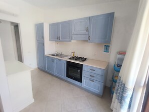 Frigorifero, forno, lavastoviglie, tostapane