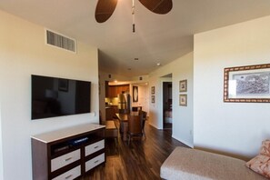 TV - Waikoloa | Friends Hawaii Vacation | Pool + Golf | 2BR (Waikoloa Village)