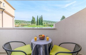 Outdoor dining - 1 bedroom amazing apartment in Rovinj (Rovinj)
