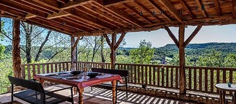Charming Rustic Retreat, Private Pool & Panoramic Views of the Beautiful Lot Countryside!