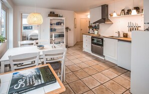 Kühlschrank, Herdplatte, Geschirrspüler