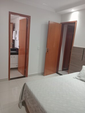 2 bedrooms, iron/ironing board, WiFi, bed sheets - Confortável Apartamento (Setor Bela Vista Goiânia)