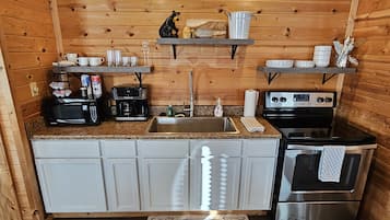 Fridge, microwave, oven, coffee/tea maker