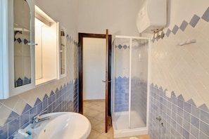 Dusche, Haartrockner, Bidet