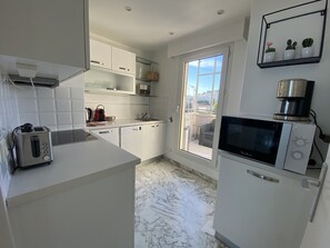 Private kitchen - Magnifique vue Mer, la Californie (Nice)