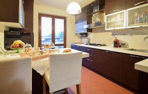 Kühlschrank, Herdplatte, Geschirrspüler