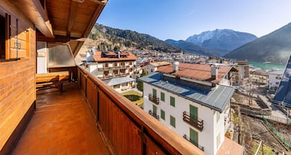 Apartment 'Villa Pais 3 Cime View' with Lake View and Private Terrace