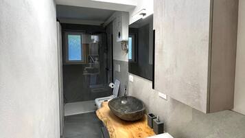 Dusche, Haartrockner, Handtücher