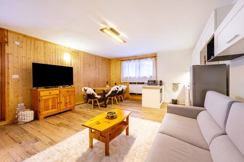 Apartment 'Casa Fiocco di Neve' with Mountain View, Shared Garden and Wi-Fi