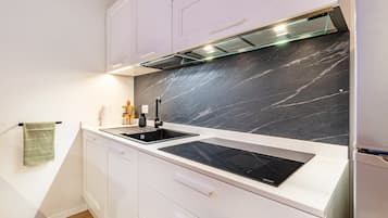 Kühlschrank, Ofen, Herdplatte, Geschirrspüler