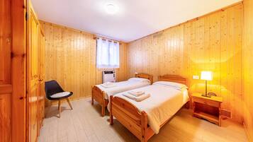 2 bedrooms, free WiFi, bed sheets, wheelchair access