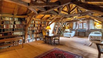 8 間睡房、熨斗/熨衫板、免費 Wi-Fi、床單