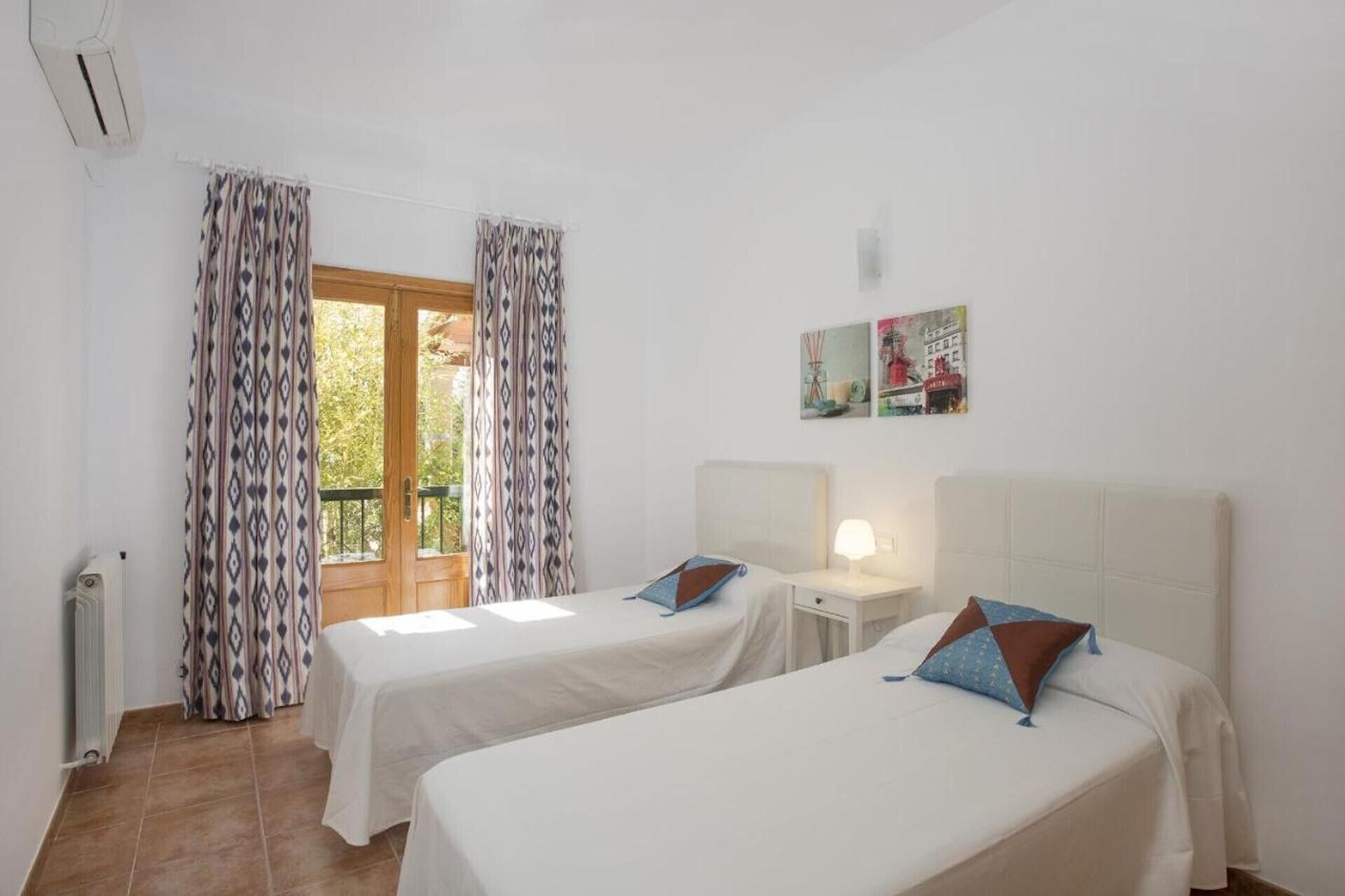 4 habitaciones, tabla de planchar con plancha y wifi gratis 