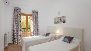 4 habitaciones, tabla de planchar con plancha y wifi gratis