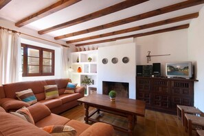 Fireplace, DVD player