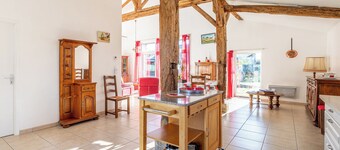 Holiday Home 'La Grange - Gîte Calme En Campagne' with Private Terrace, Private Garden and Wi-Fi