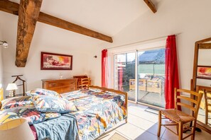 2 habitaciones, tabla de planchar con plancha y wifi gratis 