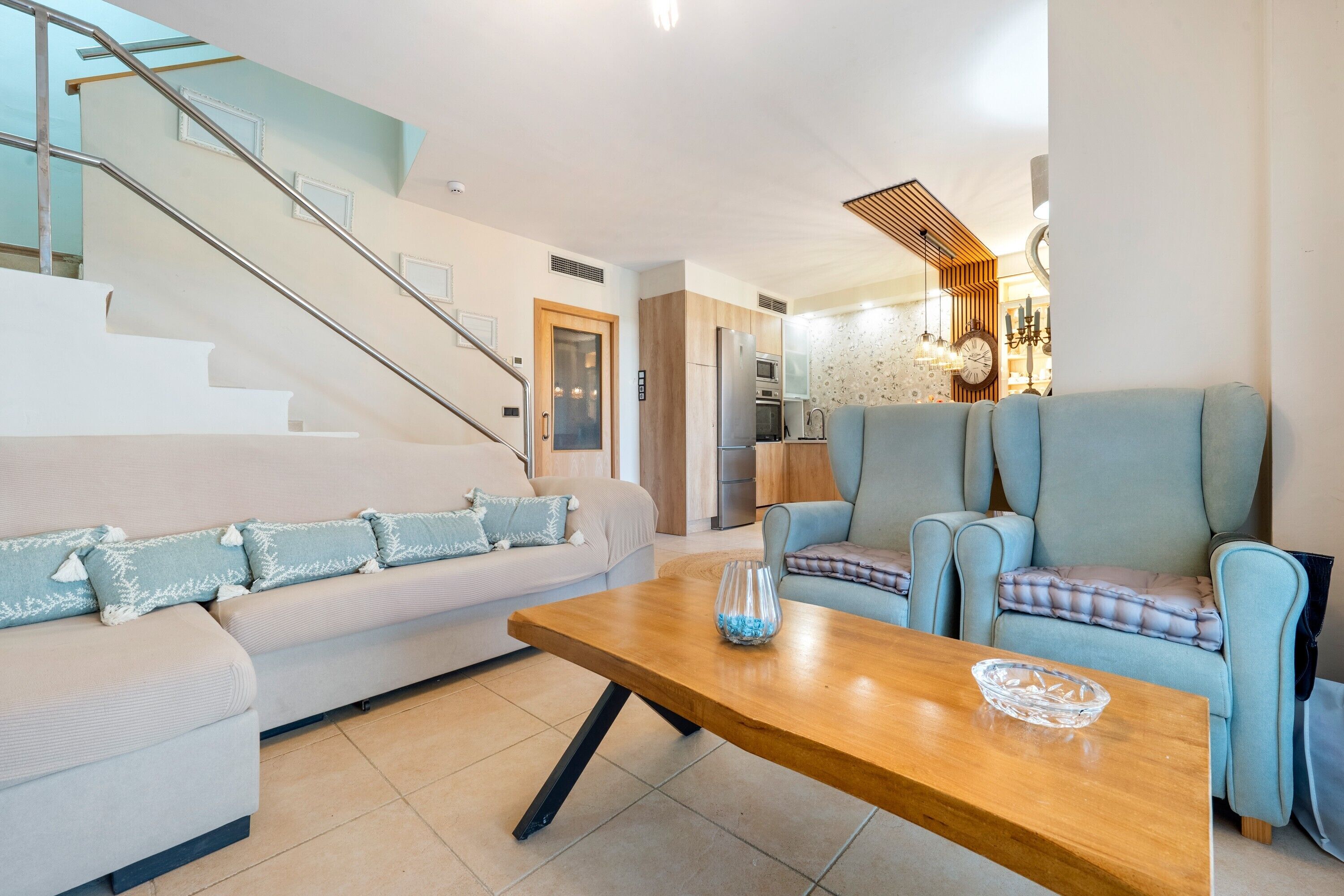 Télévision, chaîne hi-fi