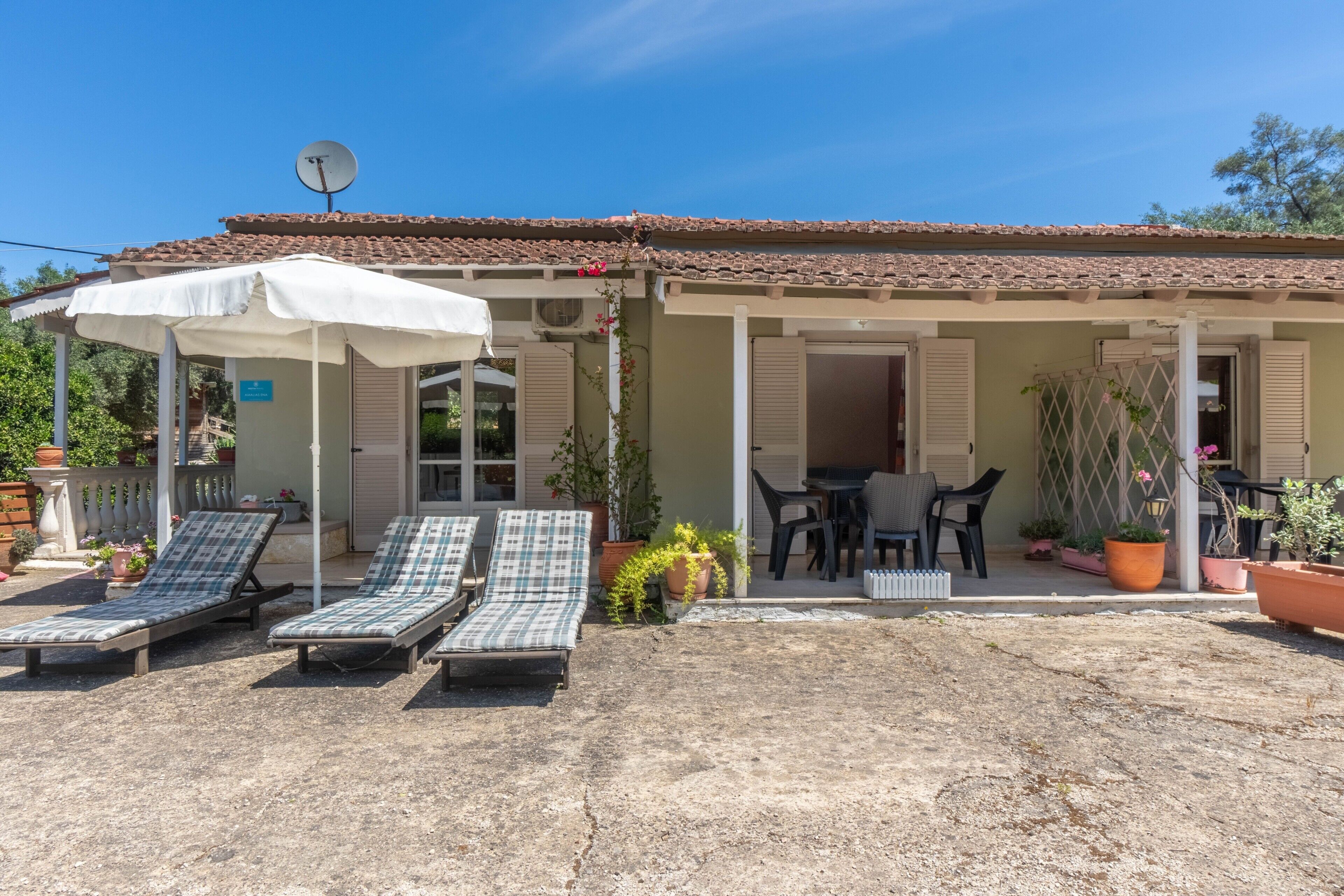 屋外ダイニングエリア