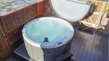 Cottage | Bain à remous extérieur