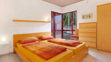 2 bedrooms, free WiFi, bed sheets